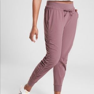 Athleta Attitude pant jogger 4 volcanic vi…